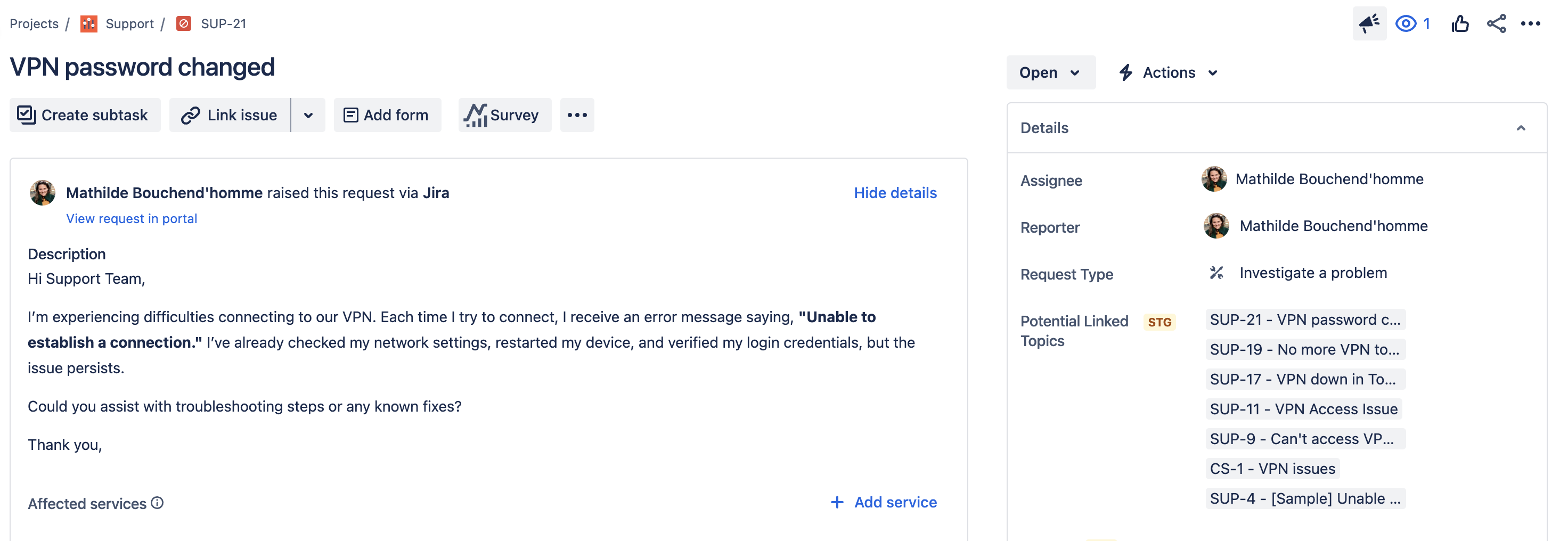 Read-only Elements Connect custom field displaying related Jira issues retrieved with a FreeMarker keyword extraction query on the issue summary